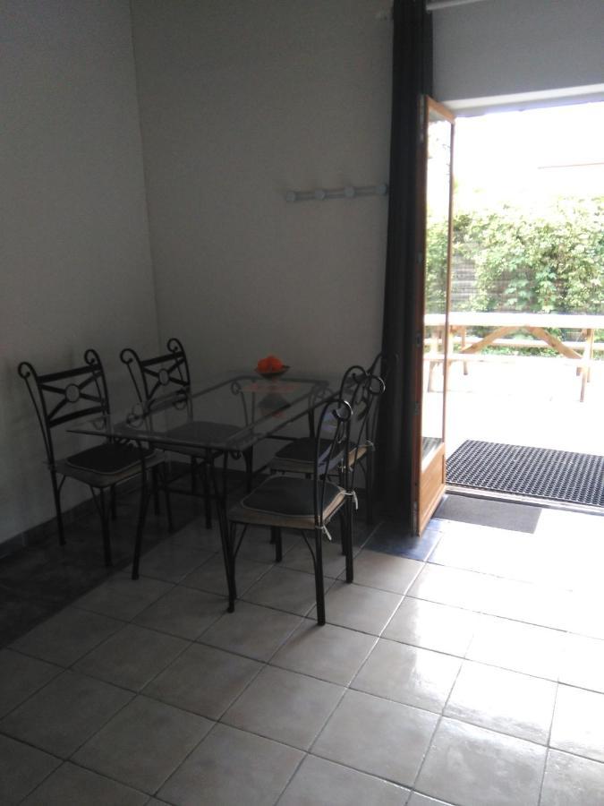 Bed and Breakfast Le Betrot Estissac Экстерьер фото