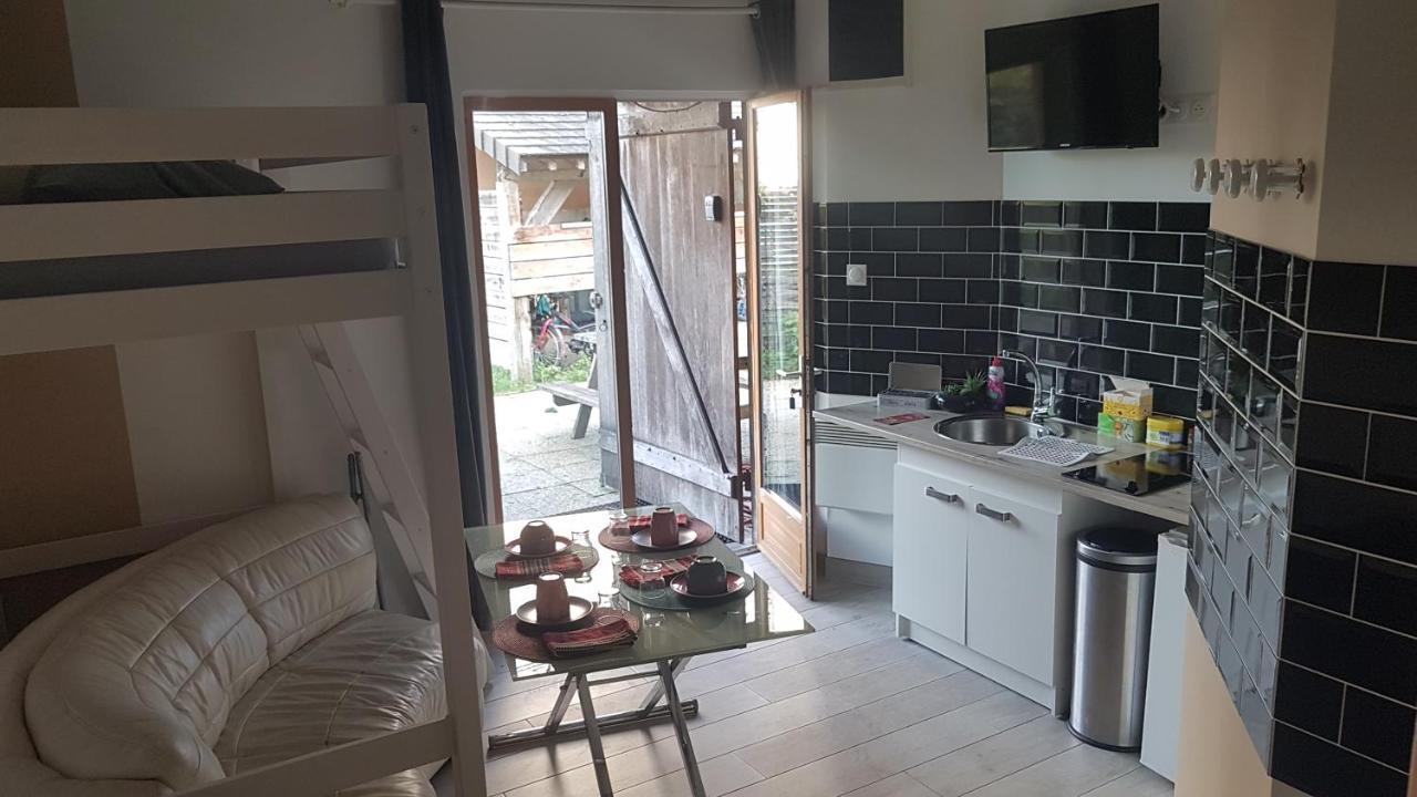 Bed and Breakfast Le Betrot Estissac Экстерьер фото