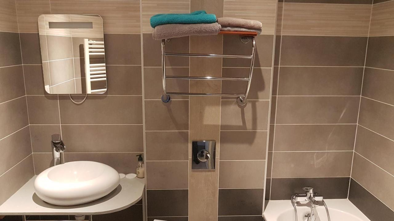 Bed and Breakfast Le Betrot Estissac Экстерьер фото